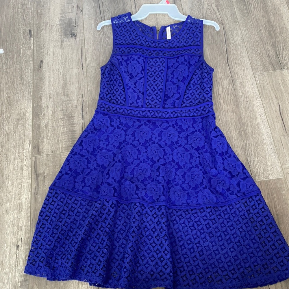 I’m selling this dress. It’s light and airy.